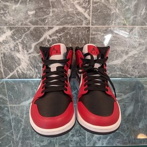 Jordan Shoes - Jordan 1 Mid Chicago Toe Mens Jordan Shoes - Jordan 1 Mid Chicago Toe Mens